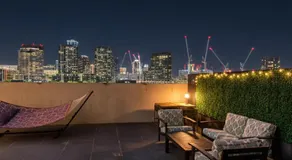 Luxury Marina Tower Stay Waterfront & City Views - Image 5