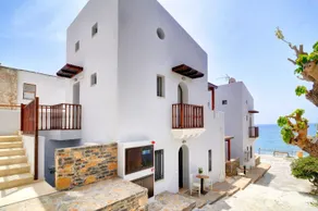 Myrtos Mare Seafront Studio - Image 3