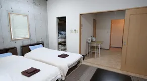 SR Mansion - Image 2