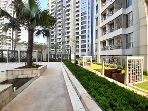 Luxury Studio Apartment Taman Anggrek Residence at Central City near 4 Mall with 5 Star Facility - Image 4