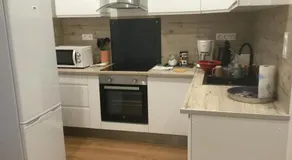 3 chambres en lit double, 6 personnes, dans appartement entièrement rénové, 70 m2 , WIFI,Climatisation, très calme , tout équipé,lit bébé - Image 3
