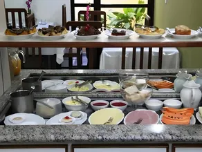 Paradise Hotel - Image 4