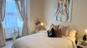 2 bed apartment close to beach - Image 2