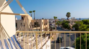 Seaview apartment newly renovated to high quality - Image 5