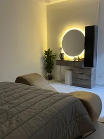 استيديو بغرفه نوم وأريكه بسيطه - Image 2