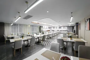 Home Inn Plus Xianning Yinquan Avenue Hot Spring - Image 3