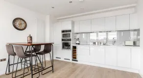 Camden Central Serviced Apartment - Image 4