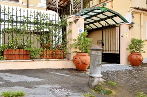 Sourire Hotel - Image 3