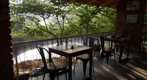 Estate Stay - Riverside Coffee - Image 5