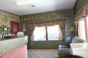 Double N Motel - Image 3