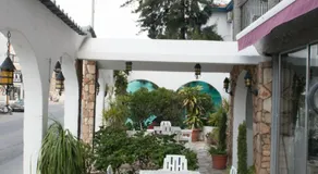 Le Village Hotel - Image 4