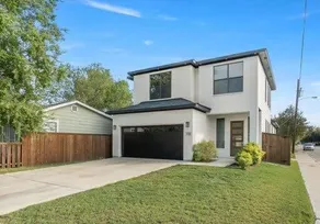 Trinity Groves Retreat - Large Modern 5 BR Home - Image 5