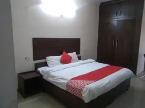 Hotel Mittal Tower - Image 2