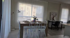 Modern 2BR Mango Hill Stay Close to Shops & Rail - Image 3