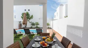 Lyxig lugn sydfasad villa i Marina Rubicon med gratis WiFi och uppvärmd pool - Image 3
