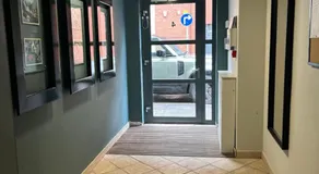 Large 2 bedroom 2 bathroom x6 person city center apartment with free underground parking - Image 4