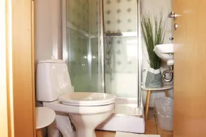 Alfar Guesthouse- Double room 6 - Image 3
