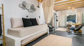 AQUA HOUSE - Image 2