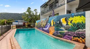 Whitsunday Waterfront Apartments - Image 5
