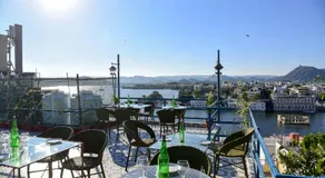 Hotel Casa by the lake - Image 3
