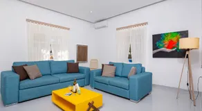 Blue Violet Apartment - Image 2