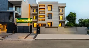 Limewood stay premier golf course road -sector 42 - Image 5