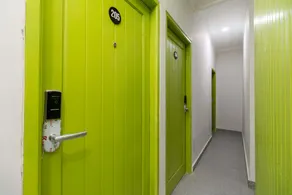 Urbanview Hotel Bizhome Artha Gading Boulevard by RedDoorz - Image 4