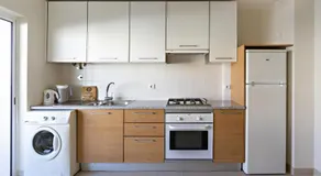 Ocean Breeze Apartment - Image 4