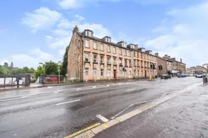 Comfortable 4 bed Apt in Paisley Next to Station - Image 3