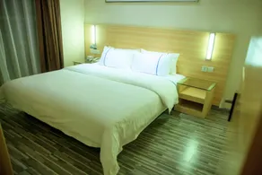 City Comfort Inn Xingyi Diomand Plaza - Image 2