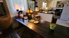 Billie's Backpackers Hostel - Image 2