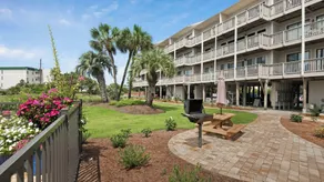 2 Minutes To The Beach & Dog Friendly - Sleeps 4 - Image 2