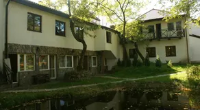 Motel Tower - Image 4
