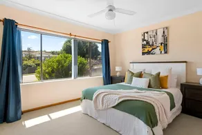 Cheerful House at Redhead - Beaches, BBQ - Image 2