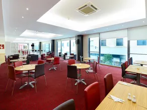 Travelodge Milton Keynes The Hub Hotel - Image 2
