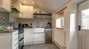 Garden Cottage - Image 5