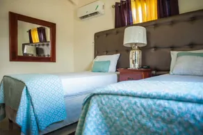 PEARL ISLAND COTTAGE AT DRAXHALL COUNTRY CLUB - Image 2