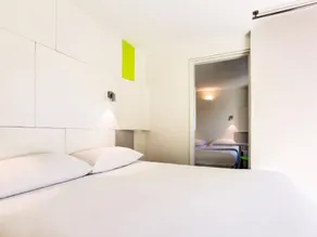 ibis Styles NC Red Valley - Image 2