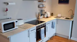 Moore Apartment - Image 3