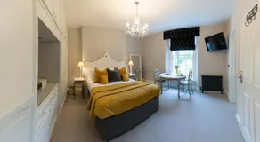 Apple Tree Bed and Breakfast - Image 2