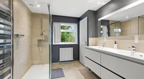 Luxury 5 Bedroom with Pool & Games Room - Image 2