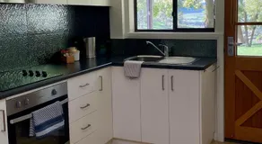 Bundaleera Vineyard and Farm Stay - Image 4