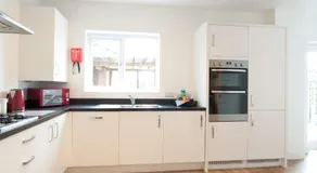 Lysander House - Modern, 4-Bed House, near Alton Towers - Image 5