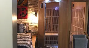 Love and Spa - Image 2