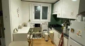 # Itaewon 10 minutes on foot # Hangangjin Station 3 minutes # Hannam Hot Place # Private Room 3 Person Single 2 - Image 3