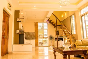 Luxury Apartment - Image 3