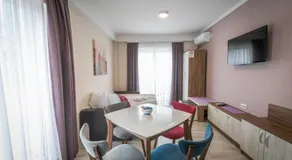 Boulevard Apartments - Image 4