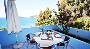 Agios Georgios - 2 Beds - Sleeps 5 - Free Parking - Image 2