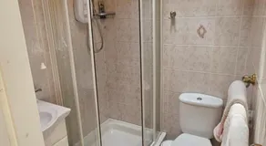 Studio Flat - 5 mins from Manchester Airport - Image 5