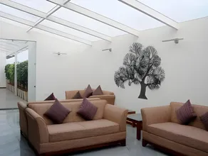 Hotel Dhans - Image 2